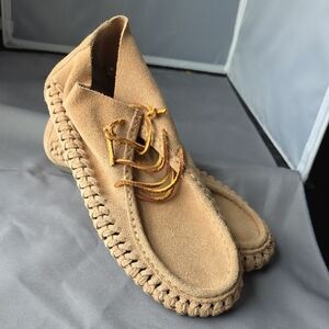 Latigo Womens Suede Moccasin Boots in Tan with Leather Laces Size 9